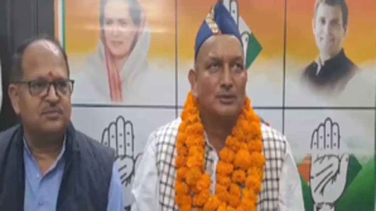 टिकट मिलने के बाद पहली बार कांग्रेस दफ्तर पहुंचे वीरेंद्र रावत का जोरदार स्वागत